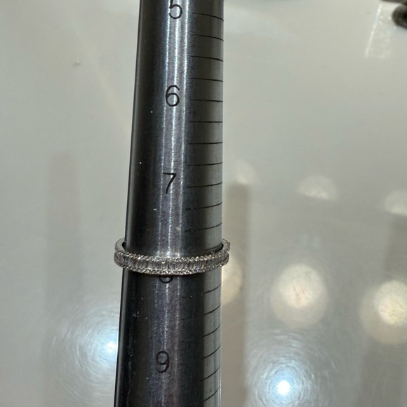 Stunning 14k white gold diamond eternity band ring - Picture 4 of 12